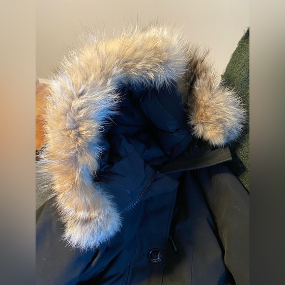 Canada Goose Rossclair Parka Heritage w real coyote fur hood trim and down fill - Picture 2 of 11